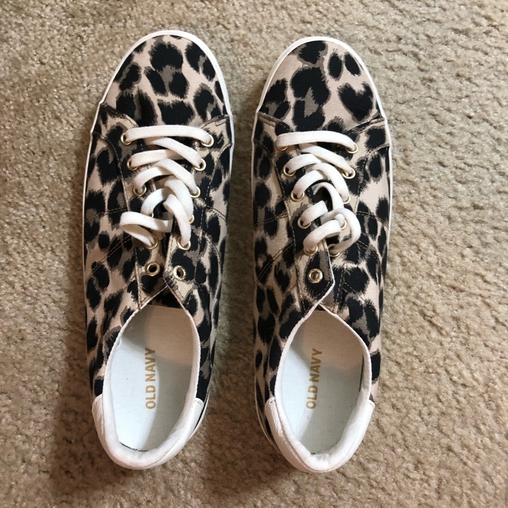 NWOT Old Navy Sneakers
